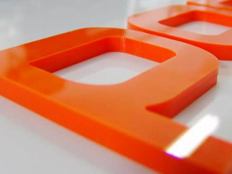 Letreros y Letras en Acrílico
