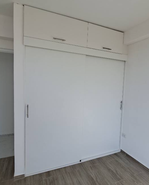 Closet de madera Perú