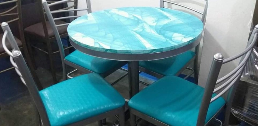 Mesa metalica pequeña PERÚ 