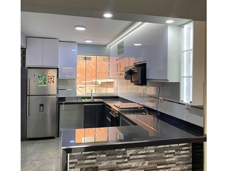cocina moderna amplia Chiclayo