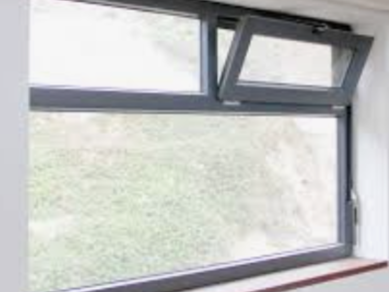 Ventana pivotante Perú