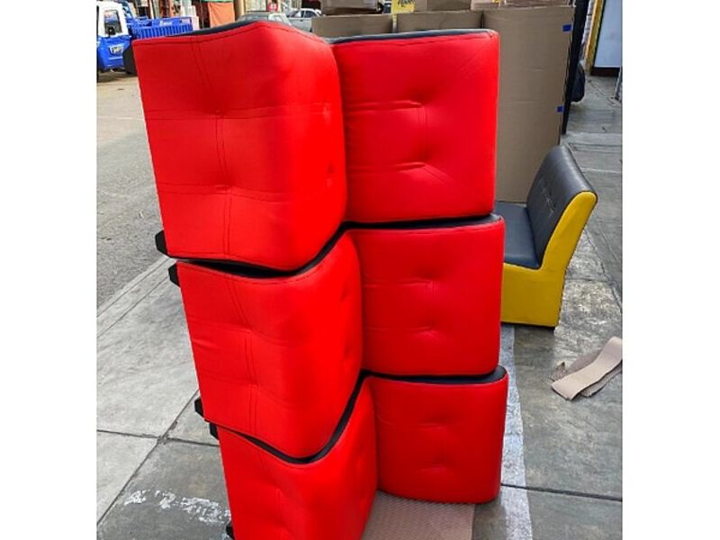 Mueble rojo Perú