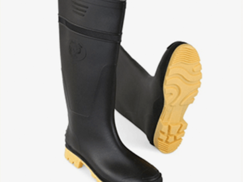 BOTA DE PVC CON PUNTA DE ACERO EN LIMA