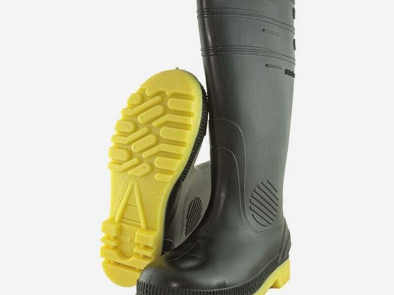 BOTA DE PVC CON PUNTA DE ACERO EN LIMA