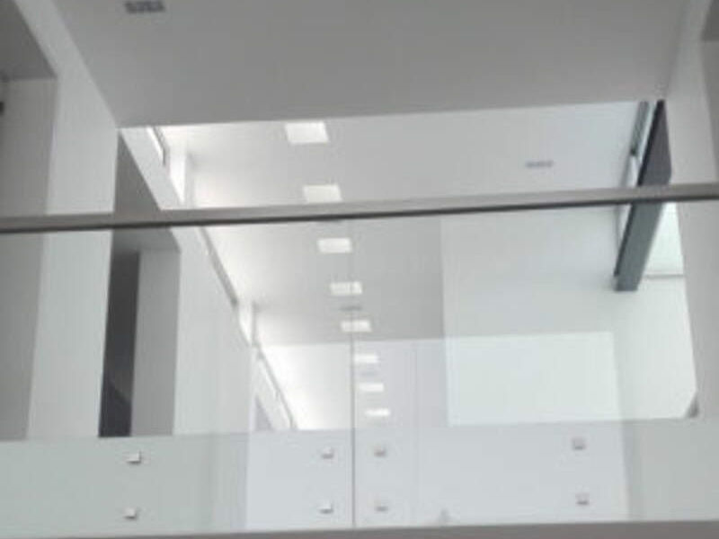 Barandas con vidrio templado en Lima
