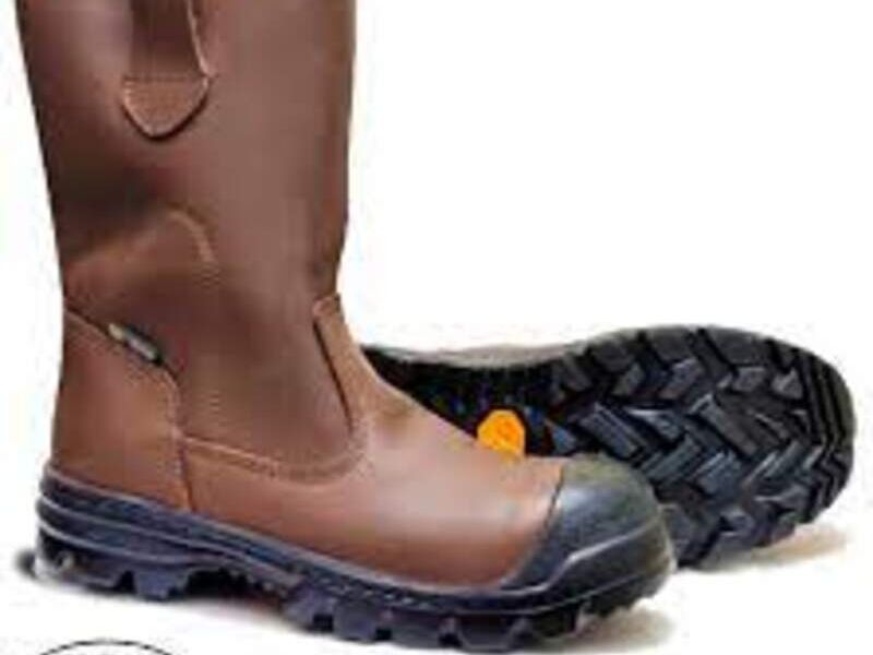 BOTA CAMPERA REFORZADA EN LIMA