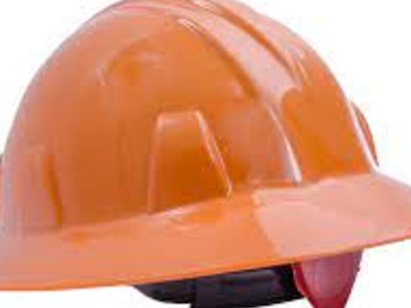 CASCO DE ALA ANCHA EN LIMA