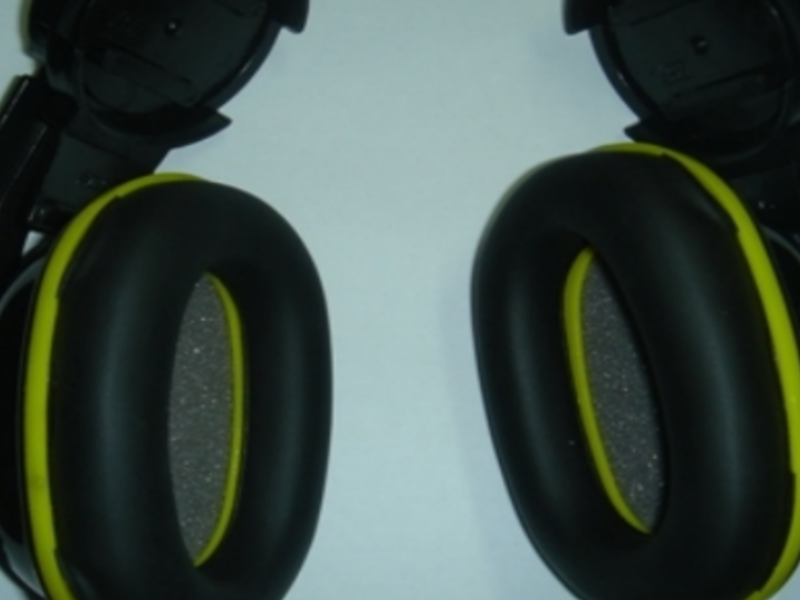 OREJERA ADAPTABLE A CASCO EN Huaraz