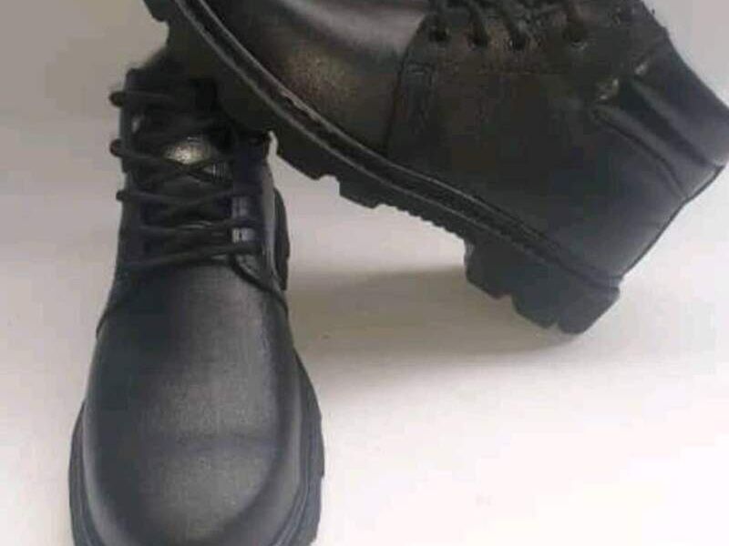 ZAPATO PUNTA DE ACERO EN LIMA