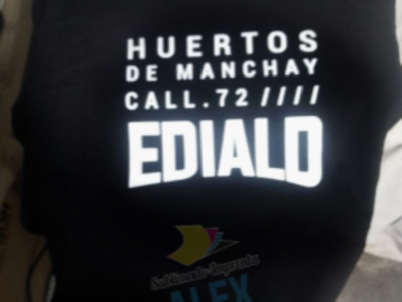 Polos publicitarios, Manchay Perú