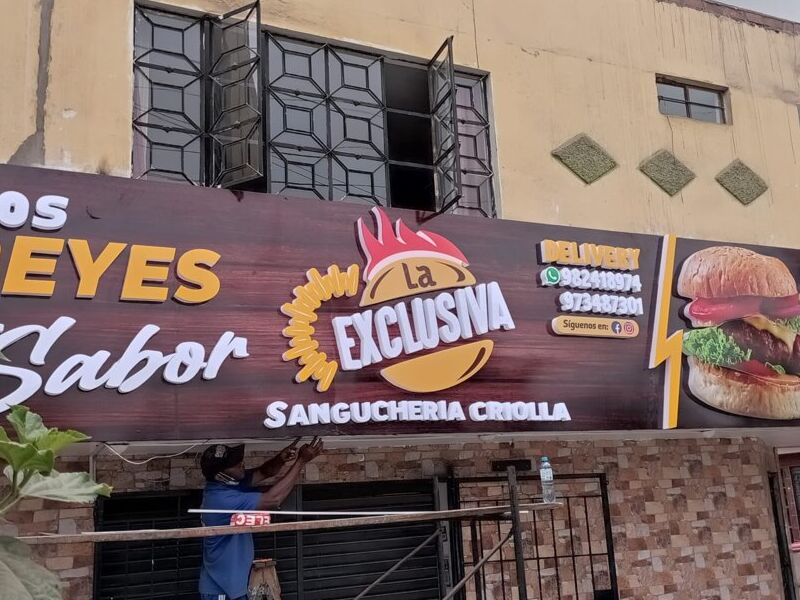 Letreros publicitarios, Lima Perú