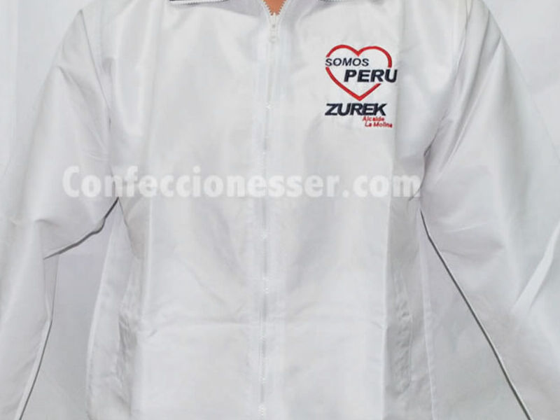 Chaqueta rompevientos en Lima