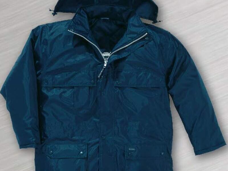 Casaca impermeable en Lima