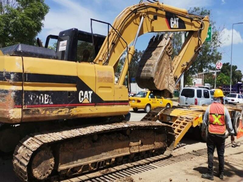 Excavadora oruga Perù