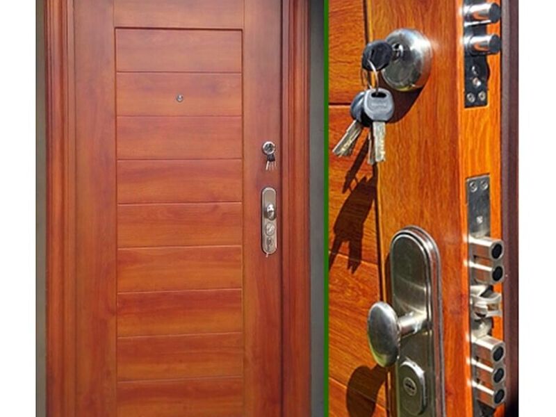 Puerta de seguridad modelo Thurú color cedro Perú