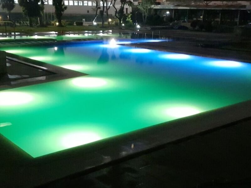 Piscina Club Heraica