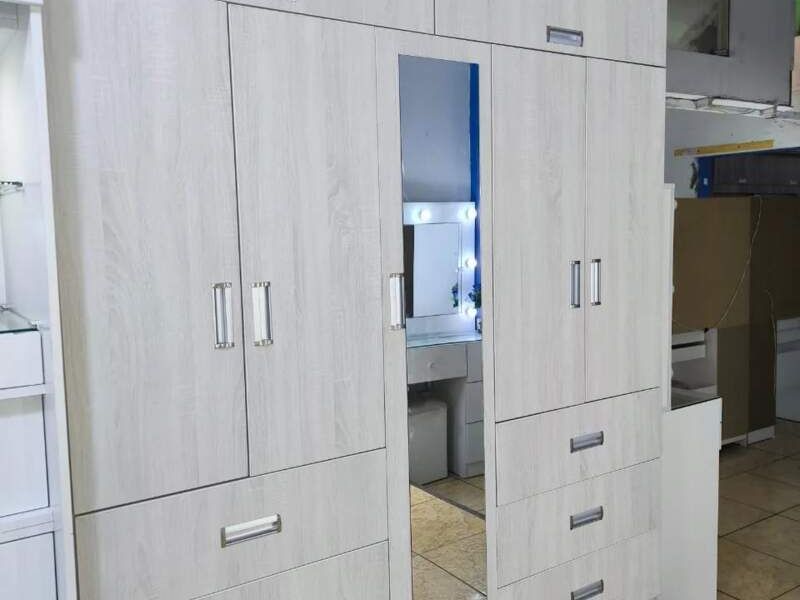 Closet Lima