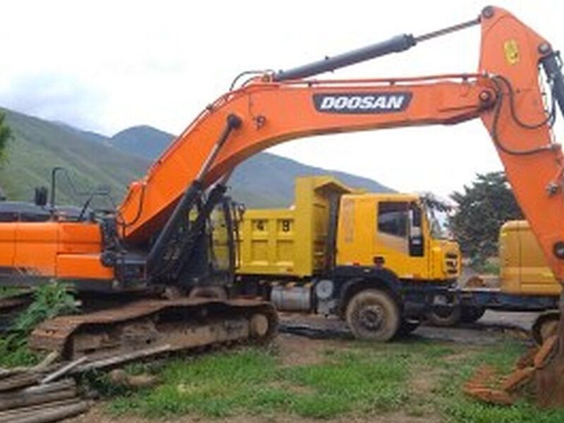 Excavadora Doosan DX340LCA lima