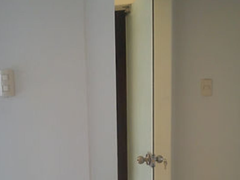 Puerta de Baño Perú Ing Rviera
