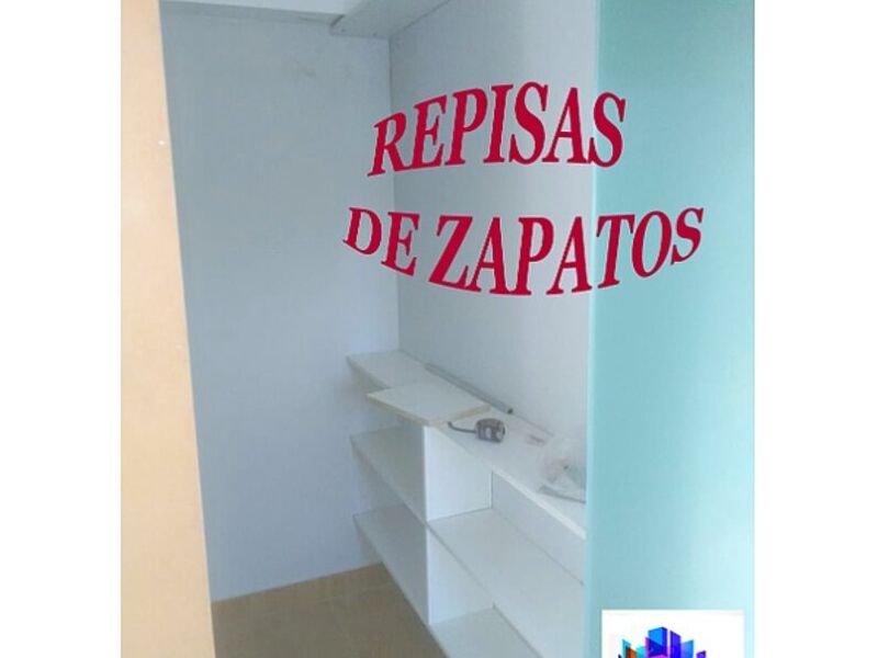 Repisa zapatos Perú