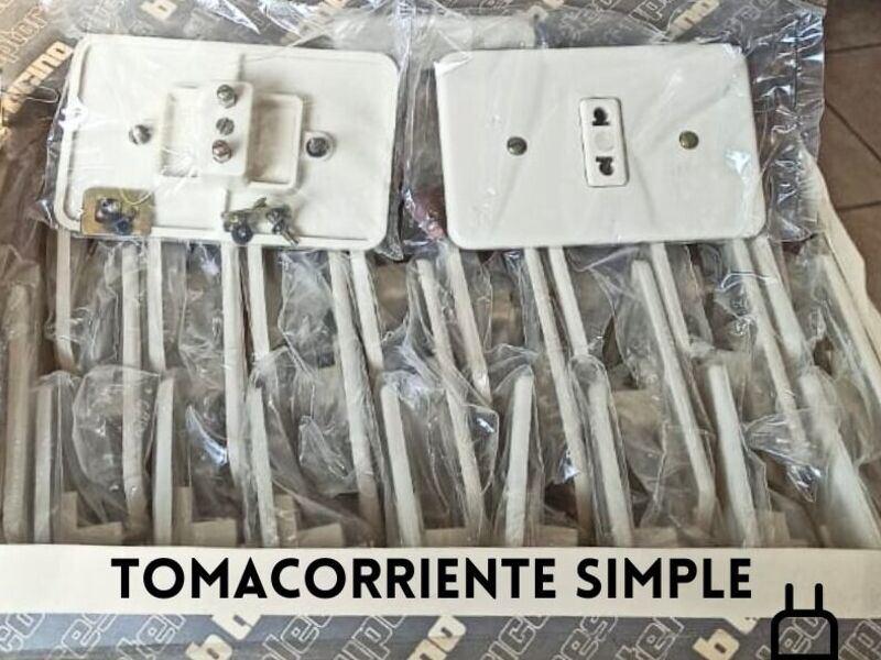 Tomacorriente simple