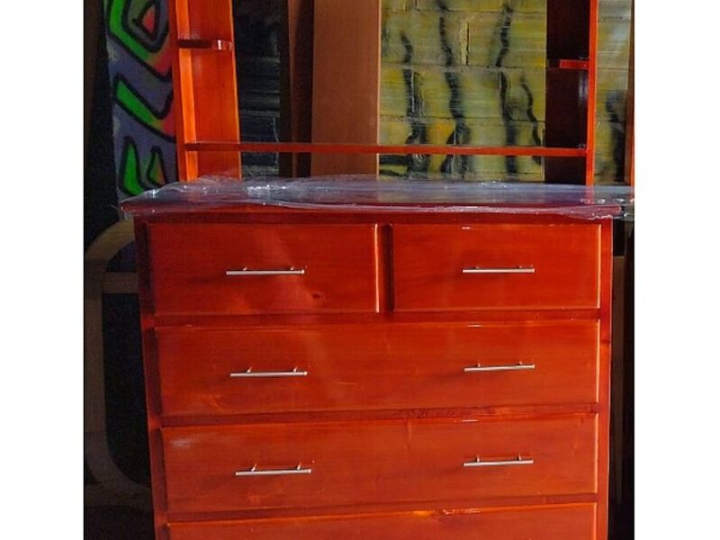 Cómoda madera varios cajones Perú