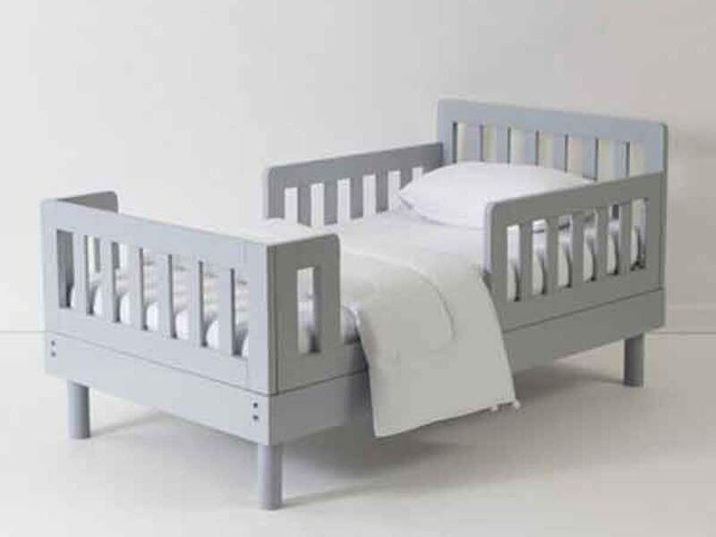 Cama con protección gris Perú