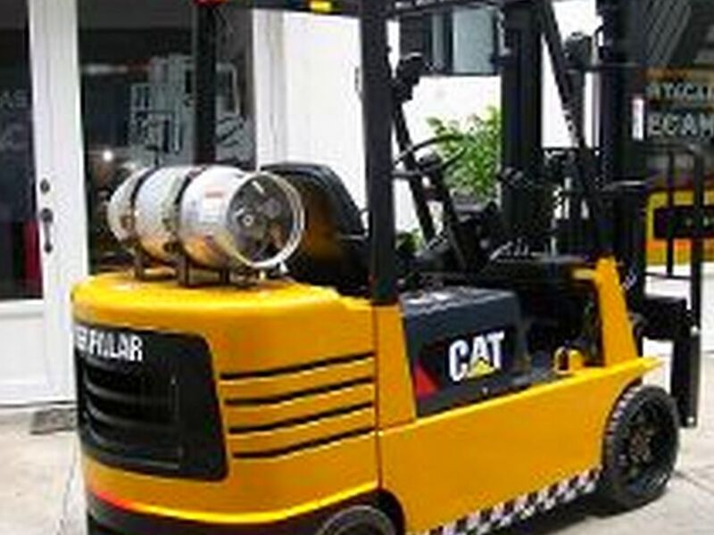 Telehandler Caterpillar Peru