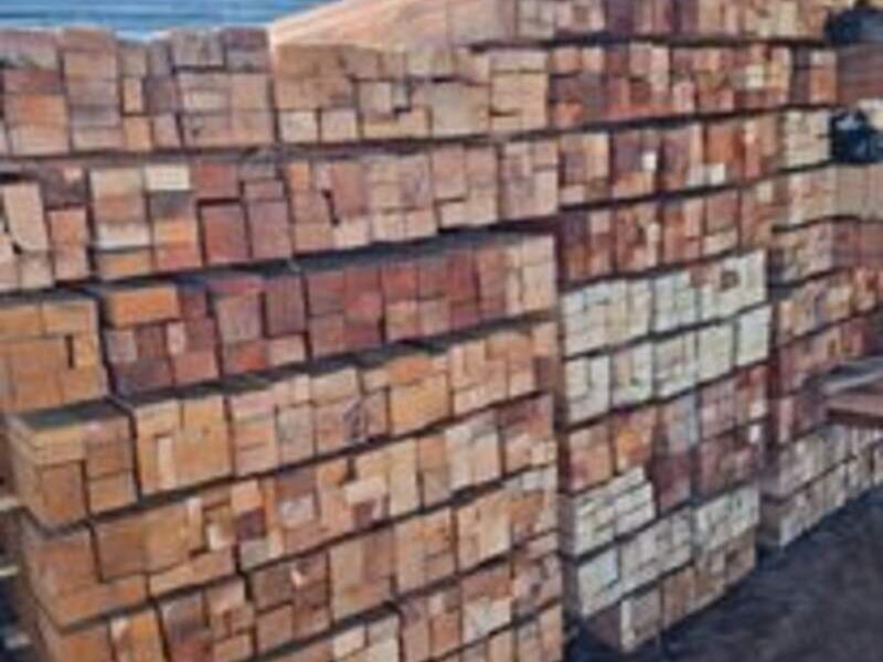 Madera de Pino Rústica